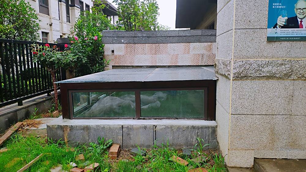 洛阳别墅区香龙湾一楼天井封装玻璃采光顶施工日记