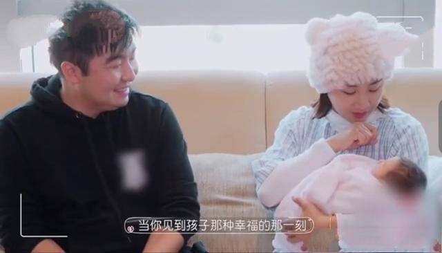 原创何雯娜深夜因《三十而已》台词流泪，怀抱女儿满脸温柔，母爱爆棚