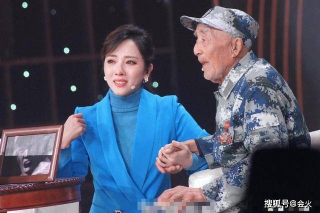 开心|原创央视名嘴还吃塑料盒饭？李思思开心晒工作餐，却遭网友指伙食不好