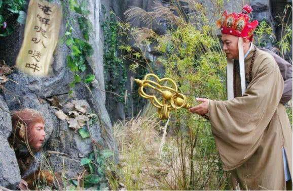 孙悟空|六大圣都无法踏足的五行山，为何送桃小孩能进去？你看他带了什么