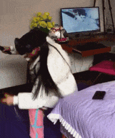 搞笑gif:妹子你想表示什么
