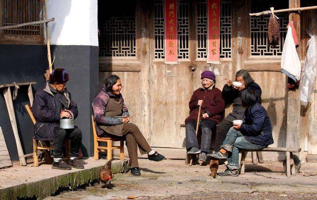 原创老人长寿，对子女究竟是福是祸？这个儿子的经历很现实