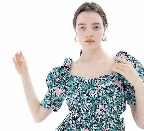 袖子|中日韩女明星宁可撞衫都抢破头要穿这件衣服，只有她穿的最好看？