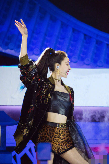 王丽坤发长文告别舞台:没有遗憾，只有想念，不