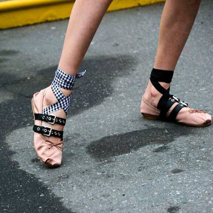 芭蕾|这双平底鞋流行了半个多世纪，让赫本美成经典，杨幂穿出时髦俏皮