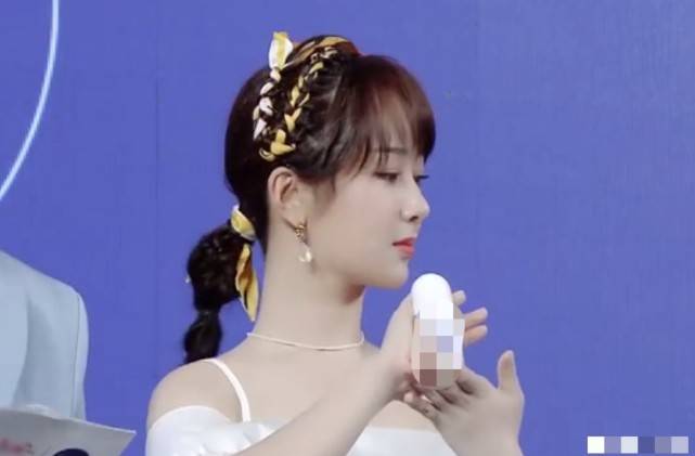 赵丽颖|杨紫直播生图曝光,身材发福脸部圆润,被嘲状态不如赵丽颖