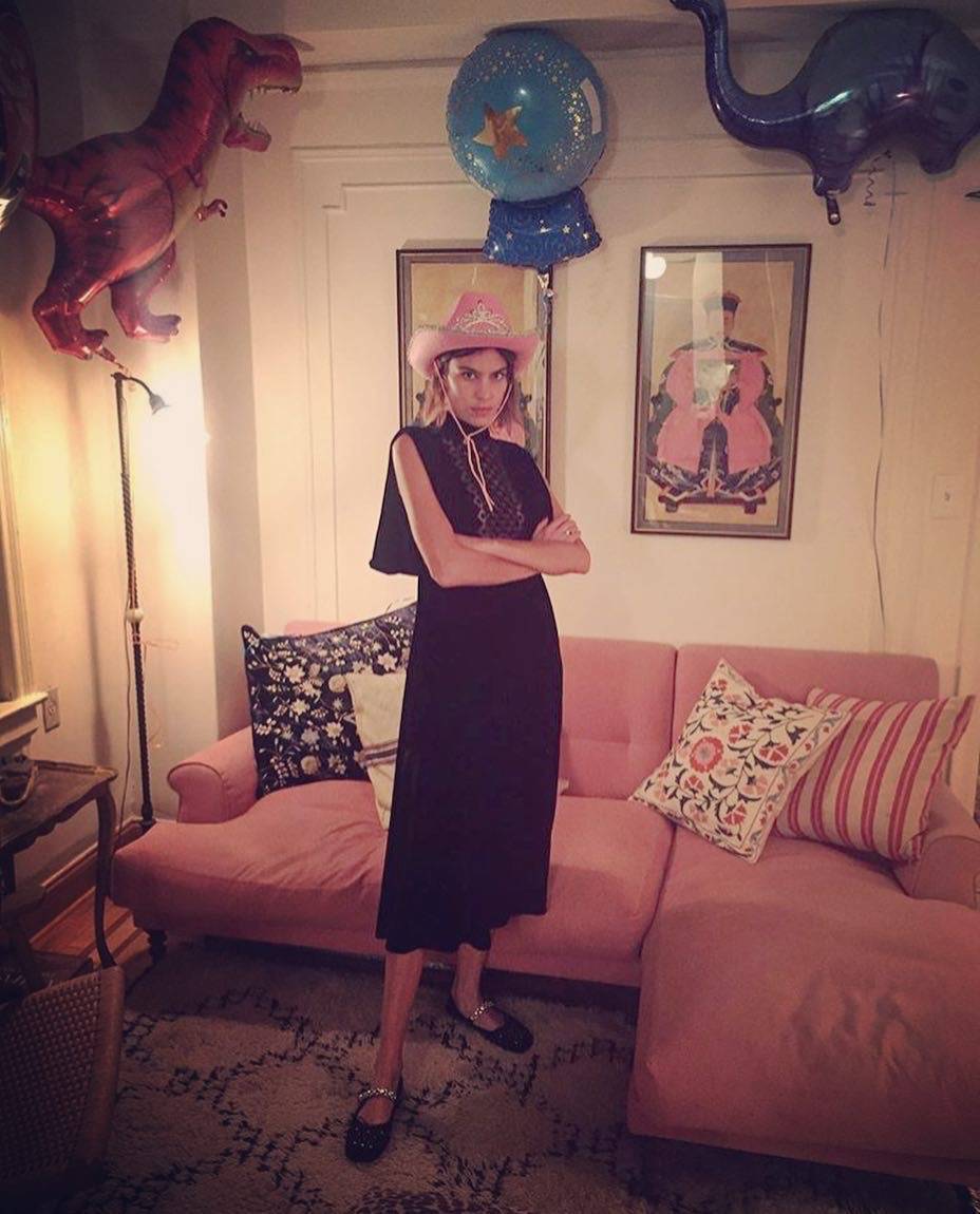 芭蕾|这双平底鞋流行了半个多世纪，让赫本美成经典，杨幂穿出时髦俏皮