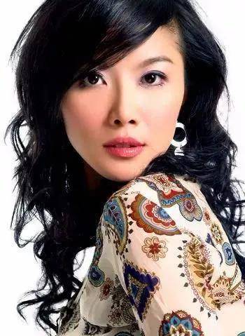王牌|江苏卫视“王牌”女主持陈怡，30岁出国留学，42岁成人生赢家