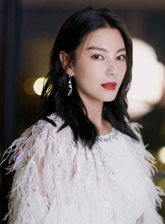 孟佳|原创孟佳王丽坤被淘汰，张含韵获第一，还不快来跟张雨绮学？