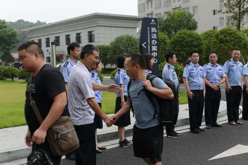 潜逃27年的命案嫌疑人被桃源警察抓住了!曾藏身湖北从事针灸业