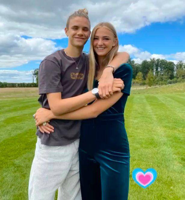 贝克汉姆一家去意大利度假,二儿子罗密欧带着