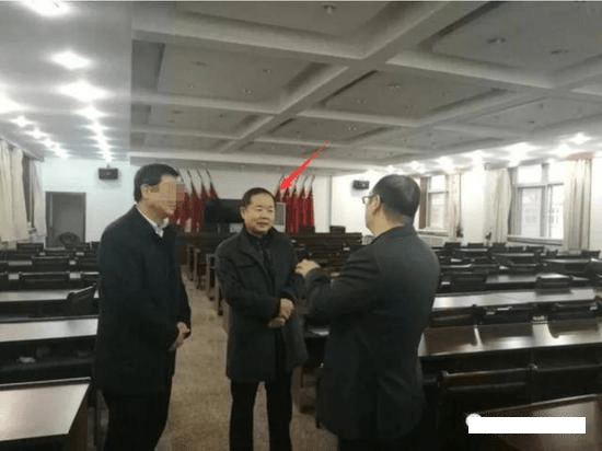 监督制度|官员酒驾交警不测酒：为何说这位官员是“一半清醒一半醉”？