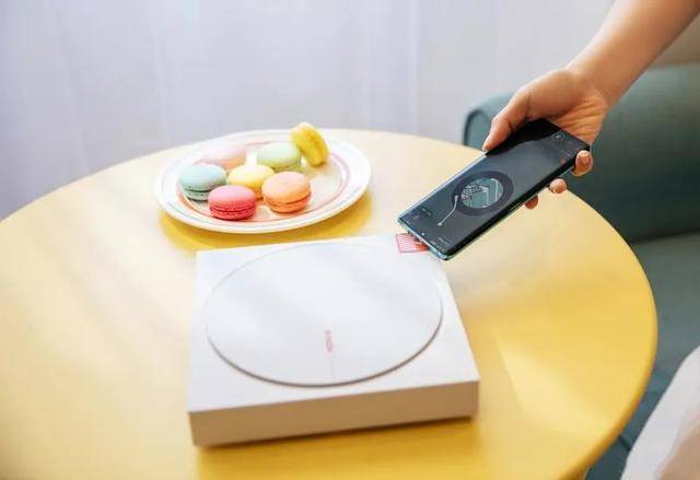 年轻人|极米MOVIN首次亮相：最适合年轻人的极米新品