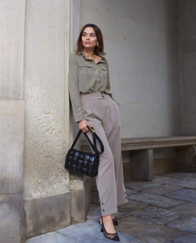 配饰|还别说，“阔腿裤+配饰”真能穿出时髦感，套这三个模板很实用