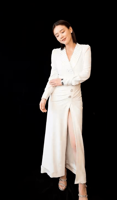 身材|有种“熟女”身材叫马思纯，穿衣大胆凹凸感强，微胖身材更性感