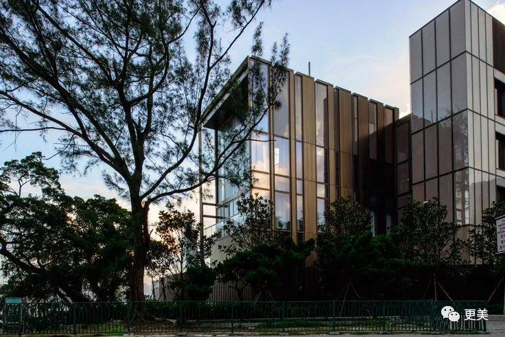 吴婉芳|顶级富婆生存图鉴：住1832平豪宅，花上亿冻龄脸34年未变