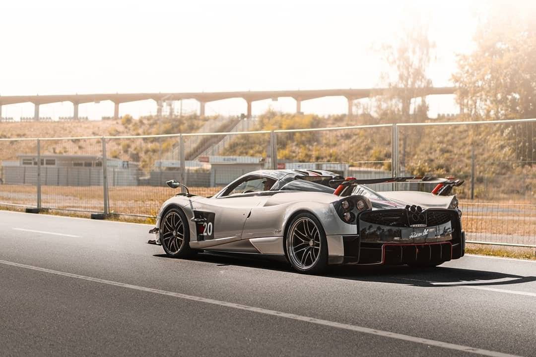 帕加尼huayra roadster bc满满的人民币的味道!