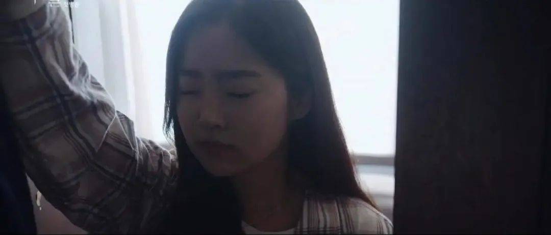 声色什么厉成语_不动声色的图片(3)