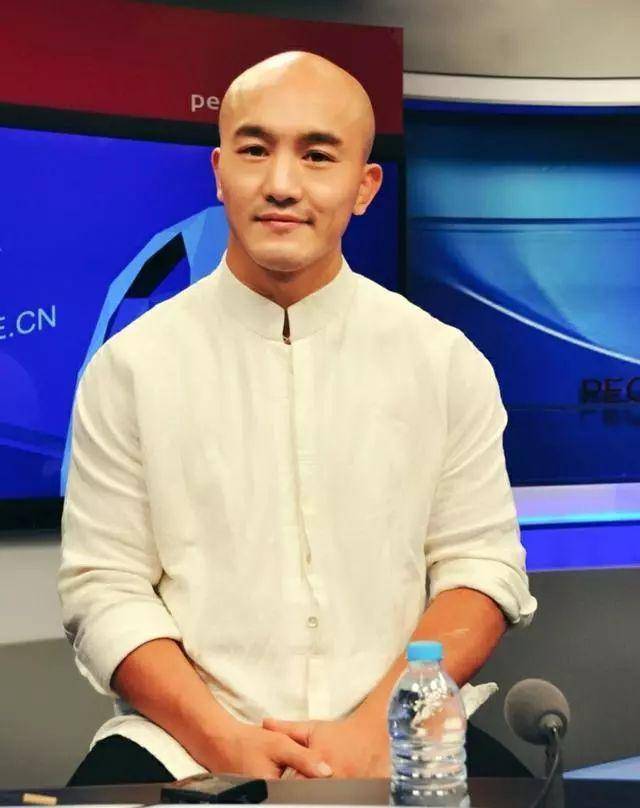 王波|原创武僧一龙再获力挺！著名作家：皮香远太无耻，像狗皮膏药粘着一龙