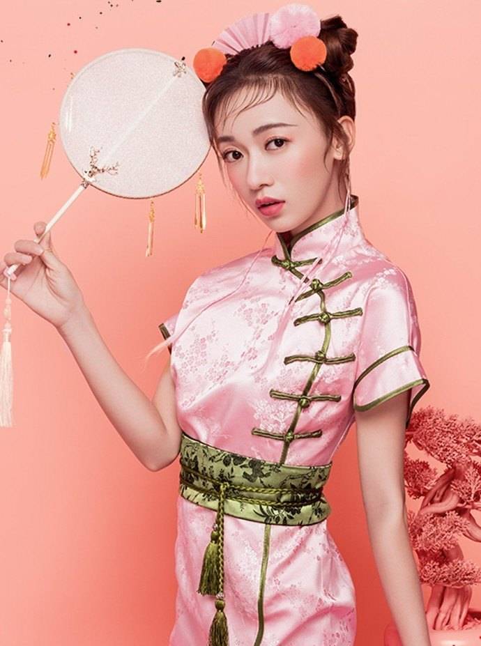 多少斤可以穿旗袍 d9b32bc00d70463a8e4b0b983f6cdf7b.jpeg