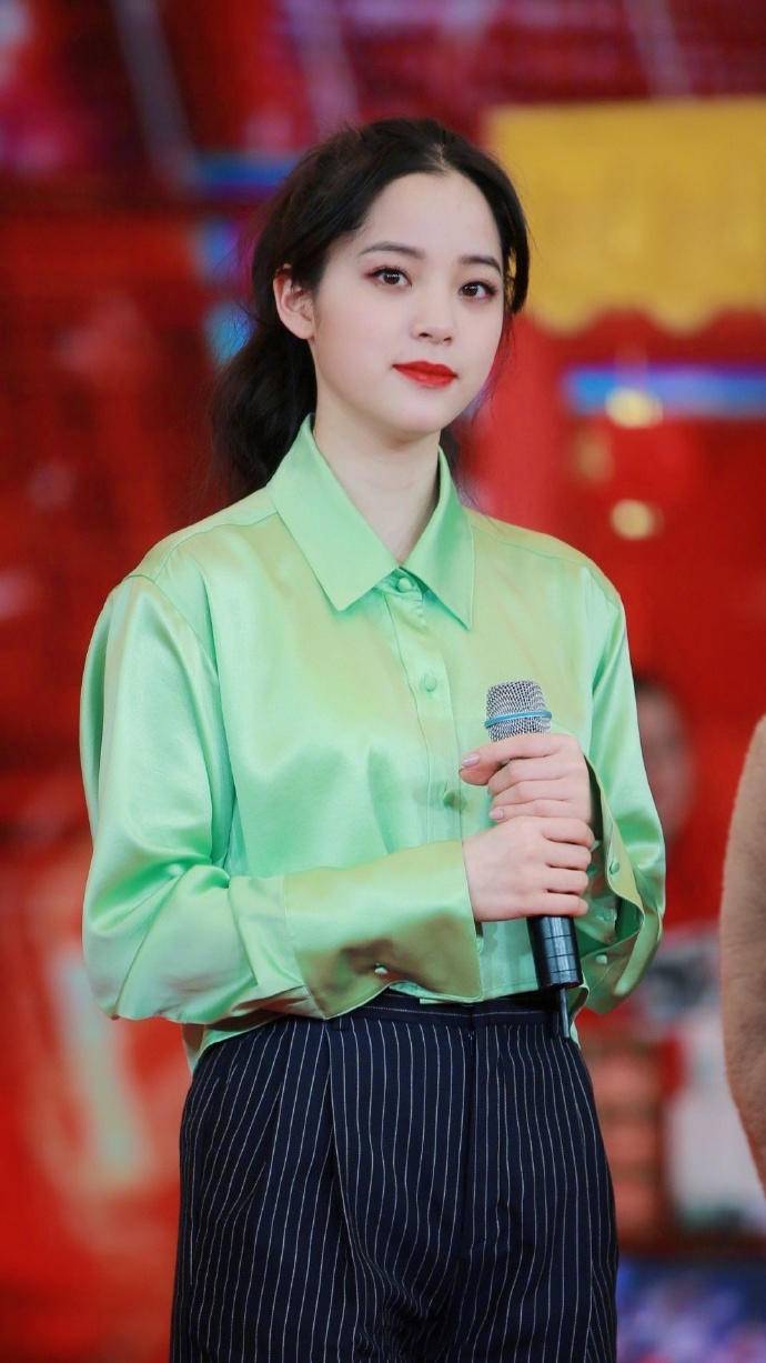 娜娜|每个女孩的姐妹淘——欧阳娜娜，她的安利你都吃下了吗？