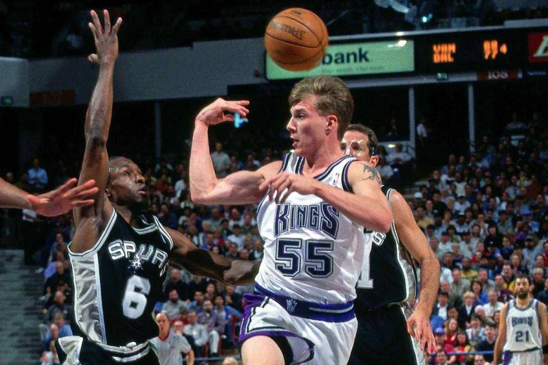 周杰伦|原创这才是全明星！周杰伦、林俊杰、潘玮柏组队打球！昆凌投得真准啊