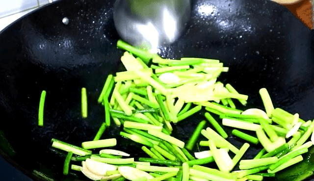 炒肉丝怎么炒好吃又烂 0459823fc33842e58d63a9a4271a2908.png