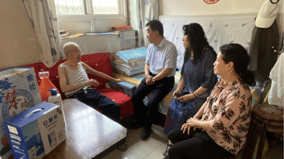 太原市中心医院开展庆“八一”慰问复转军人主题活动