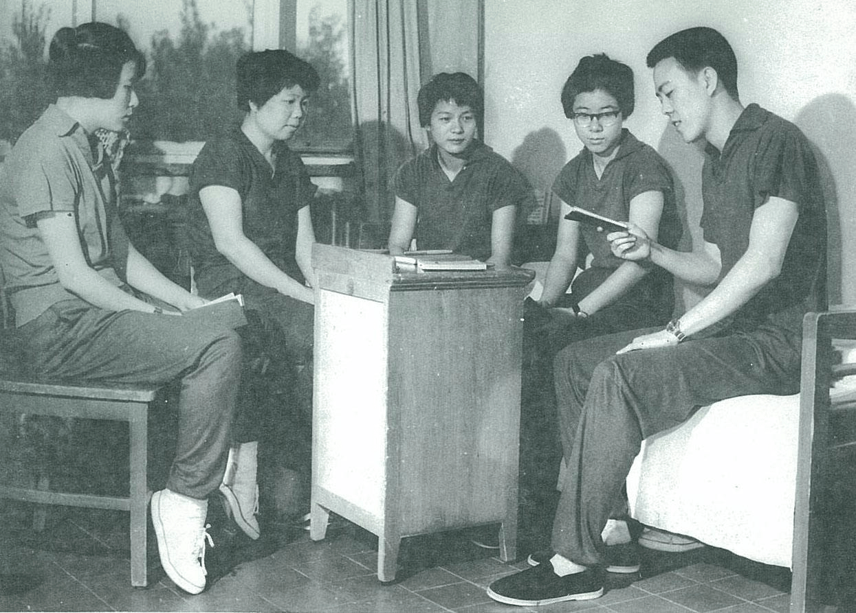 世纪60年代中国乒坛的球迷都知道,来自上海的国乒选手李富荣和郑敏之