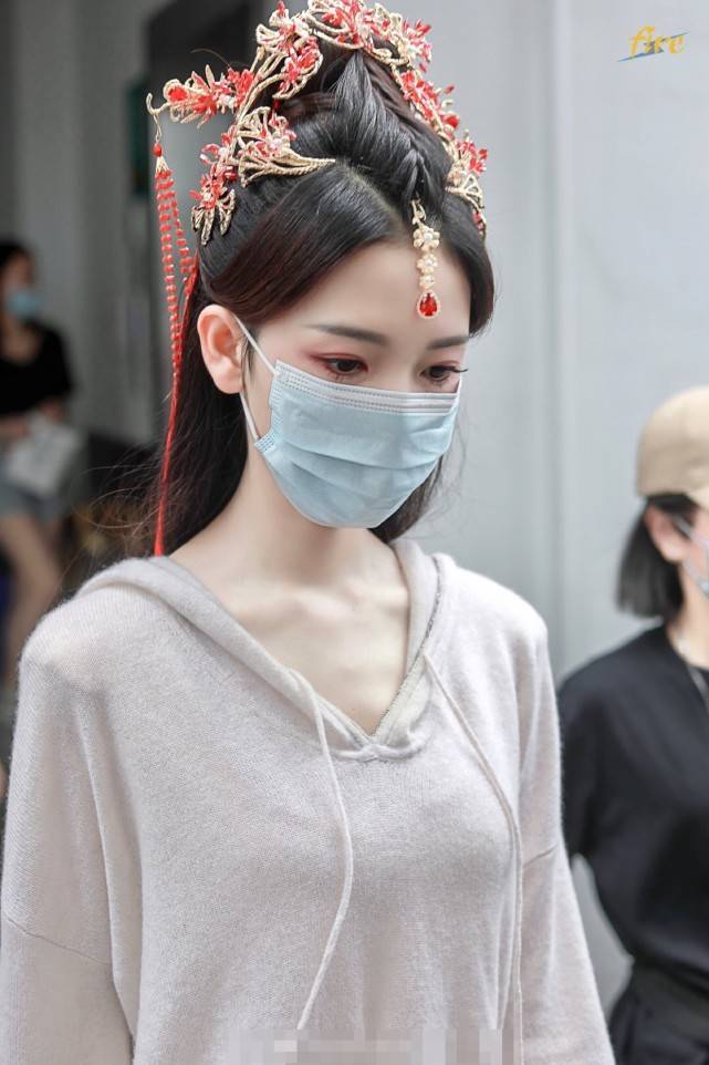 角色|原创陈瑶最新古装才是美，岳绮罗颜值虽然高，可感觉新剧才是颜值巅峰