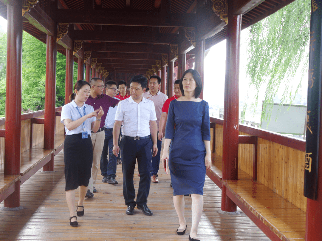 京东物流副总裁兼华中区总经理任广乐一行到白沙溪考察交流