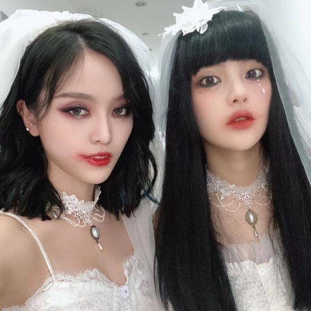 婚纱|原创吴宣仪为杨超越庆生，晒婚纱合影并自制表情包，CP太好嗑