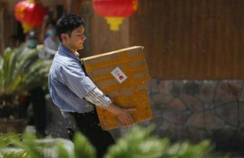 《中餐厅》第四季:顺着长江,乘风起航,在美食中漫寻中国文化的诗意与浪漫! 《中餐厅》第四季:顺着长江,乘风起航,在美食中漫寻中国文化的诗意与浪漫!