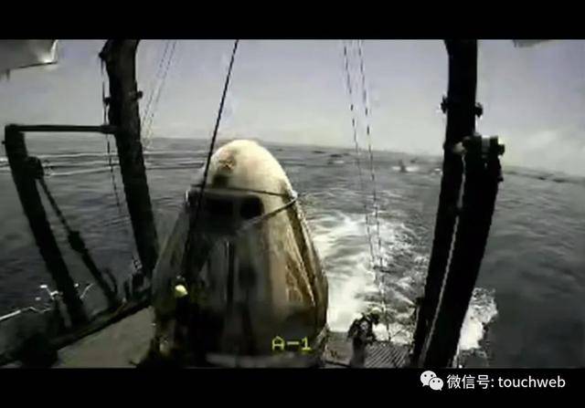 SpaceX|SpaceX载人龙飞船返回地球：马斯克再次创造航天历史