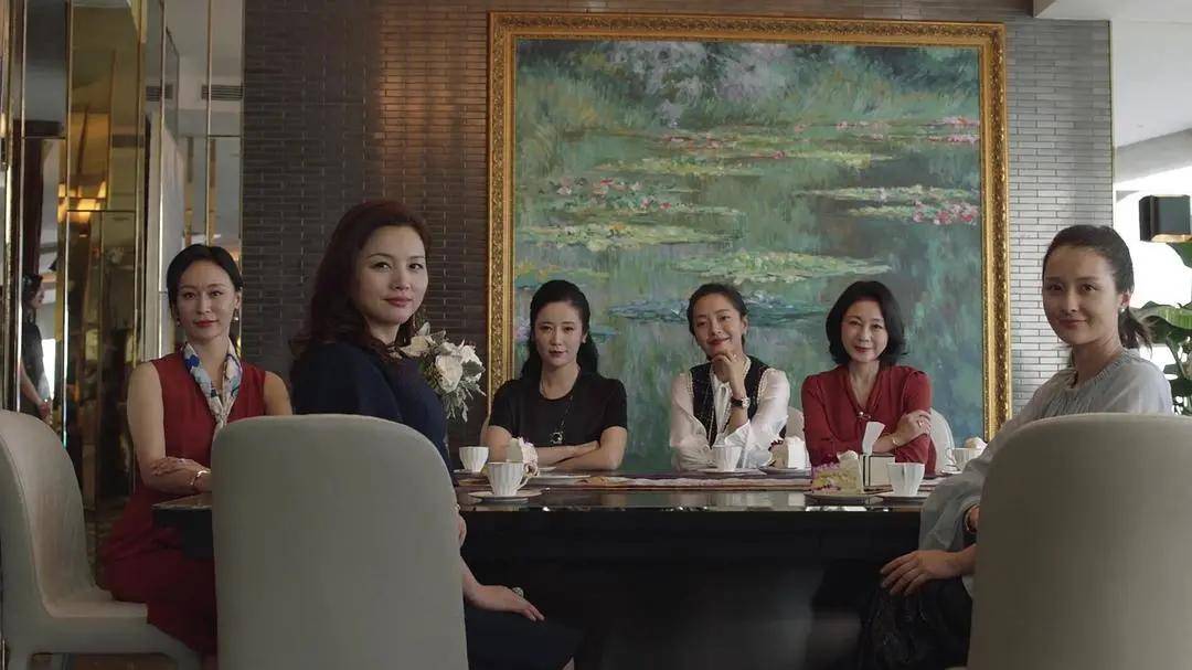 埃尔法|《三十而已》里的富婆们，再落魄也不会搭便车