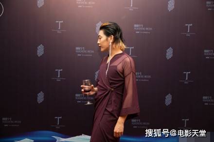 身材|姜思达迷惑大赏，造型大胆身材却跟不上，想穿裙子先减减肥吧！