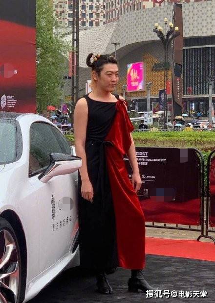 身材|姜思达迷惑大赏，造型大胆身材却跟不上，想穿裙子先减减肥吧！