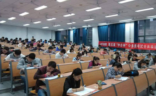 职业|为什么公务员成为许多人梦寐以求的职业？