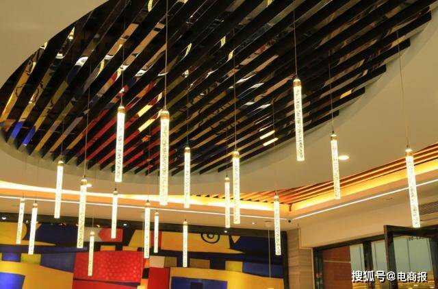 疯狂的快递骗局:你稀里糊涂支付9.9元代收费时