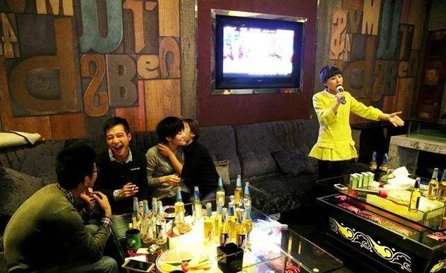 孩子，你知道妈妈为什么要让你把玩具和零食与小伙伴儿分享吗？