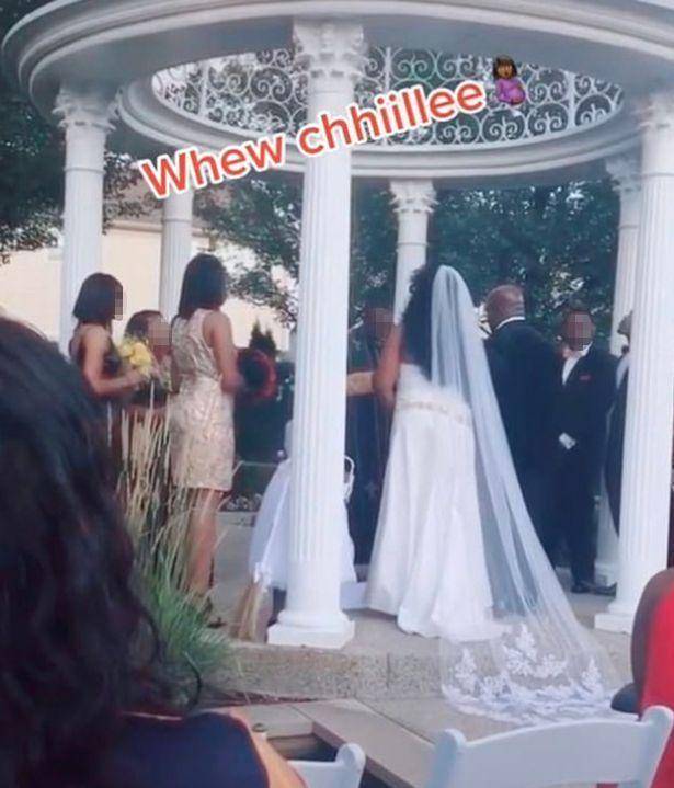 窝火!美国女子婚礼现场碰到砸场子的,对方自