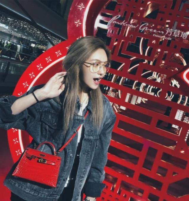 周扬青|FR2为周扬青打造专属“人物Tee”！罗志祥终究是高攀了