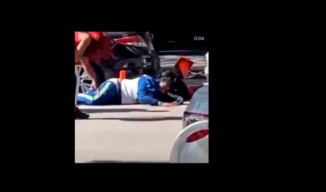 美国歌手遭枪击身亡,3年里他弟和好友接连遭枪