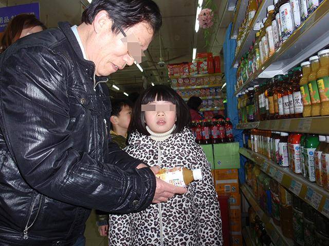 饮食|家长无从下手？关于儿童饮食，应遵循这五大原则给孩子选食品时