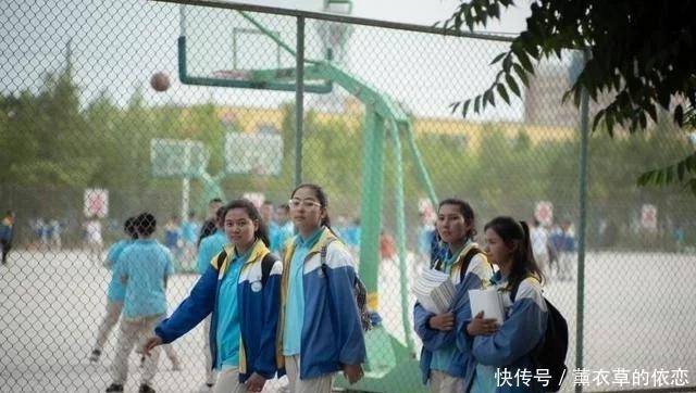 初中生|初中生公认的4个“痛苦瞬间”，尤其是最后一个，学霸也会头疼