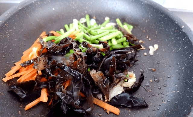 鱼香肉丝家常做法不加木耳 b10bba3168a2478fb46a49a7de6f1d2c.png