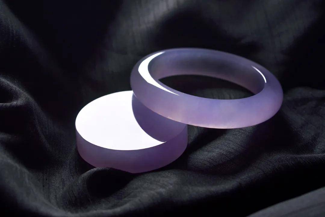 翡翠|裸石 or 镶嵌谁才是你的最爱？别着急，看完再下结论~