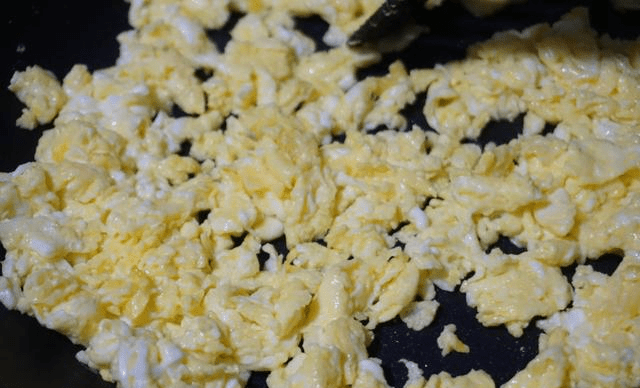 炒好的鸡蛋能放微波炉加热吗 663bdc878b484ccbad2fd393450ff272.png