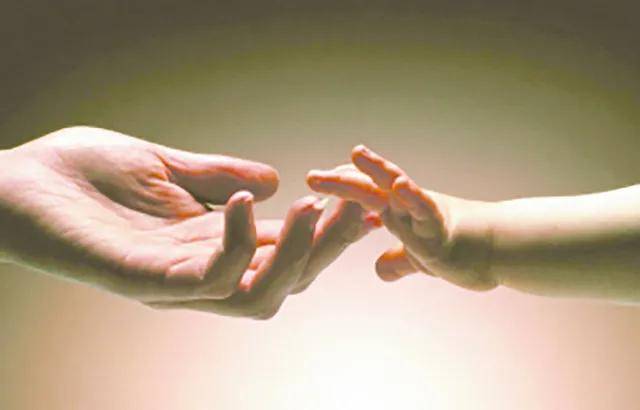 孩子：我就站在你面前，关于我的问题，你为什么要问我妈？