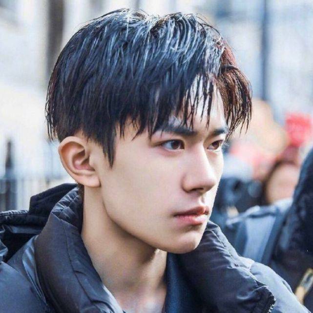 原创男星遇上三七分,张艺兴帅气,易烊千玺霸气,看见杨洋:盛世美颜